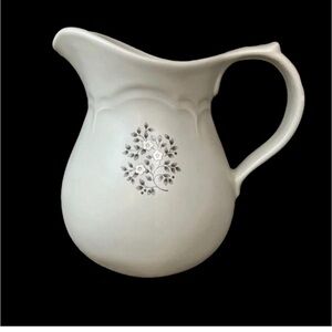 Pfaltzgraff Heirloom Pitcher White Flowers 2 Quart Vintage Stoneware